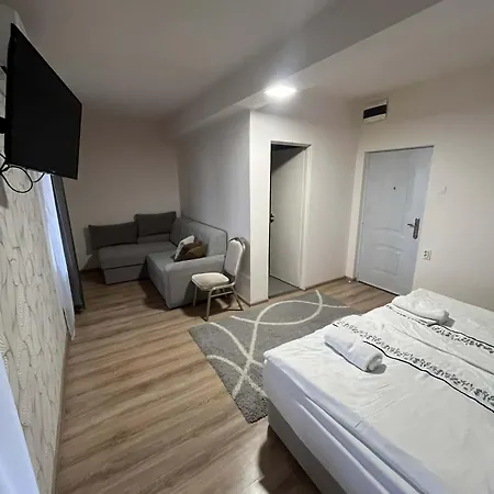 Ezüst Mező Apartamento *